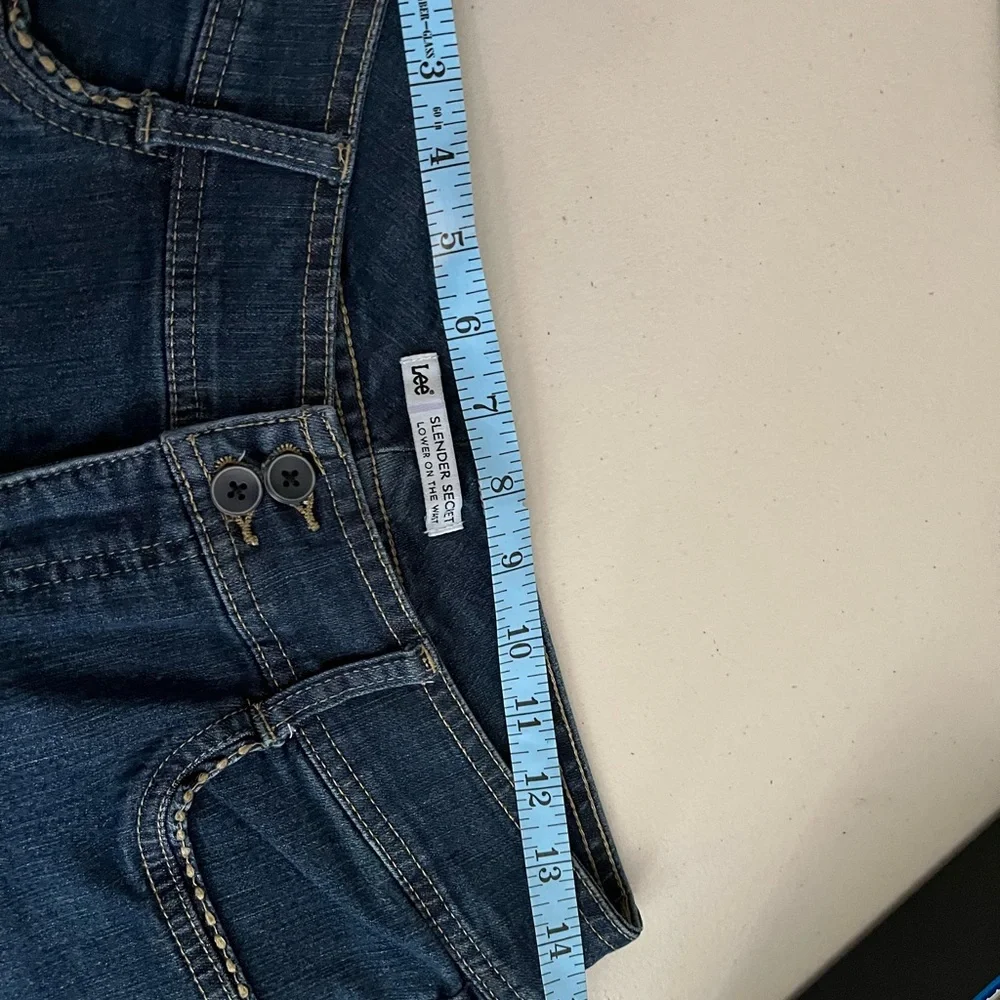Lee gently worn
